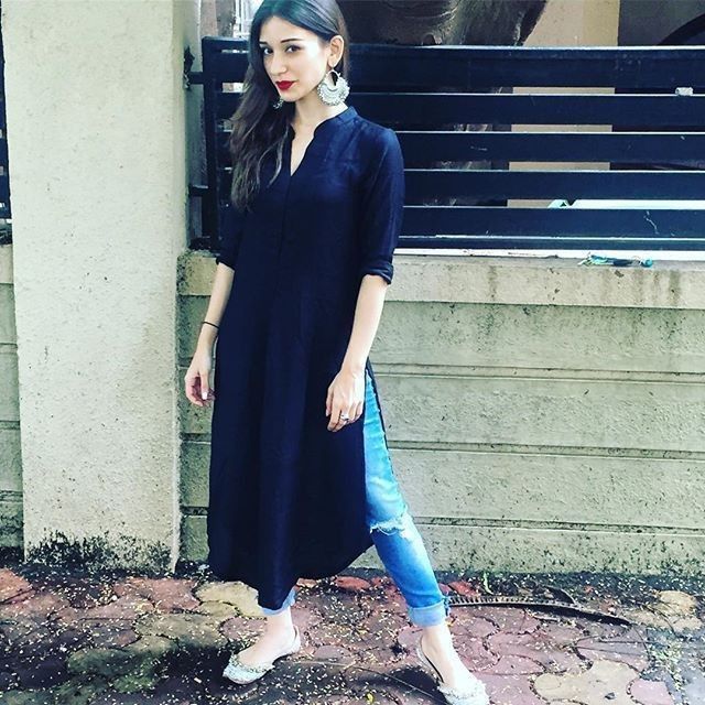 Naira Cut Kurti for Jeans | Saree designs, Kurti collection, Indian dresses