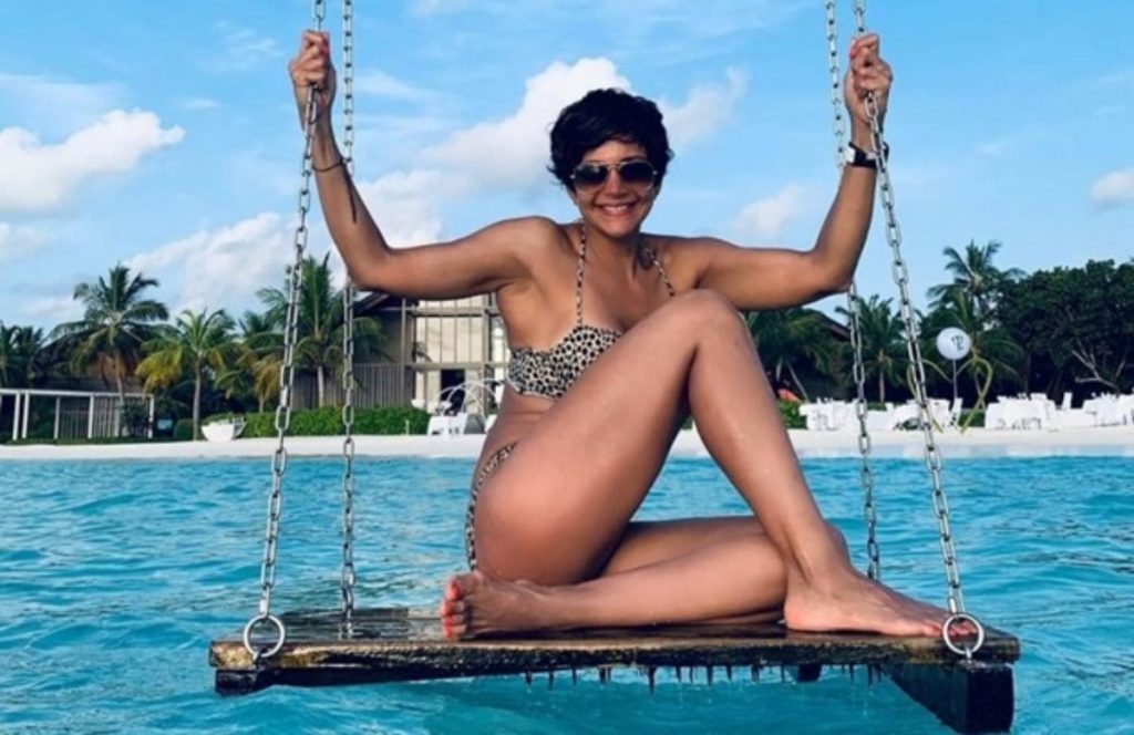 Mandira bedi bikini pictures