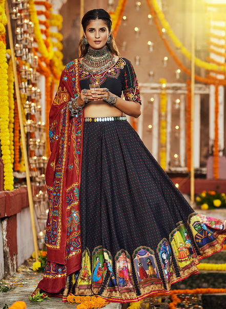Aishwarya Majmudar Style This Outfit To Rock A Navaratri Function - West  India Fashion